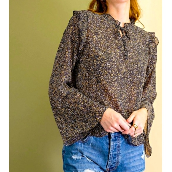 💛Chiffon Blouse w/Bell Sleeves🖤 - Picture 1 of 6